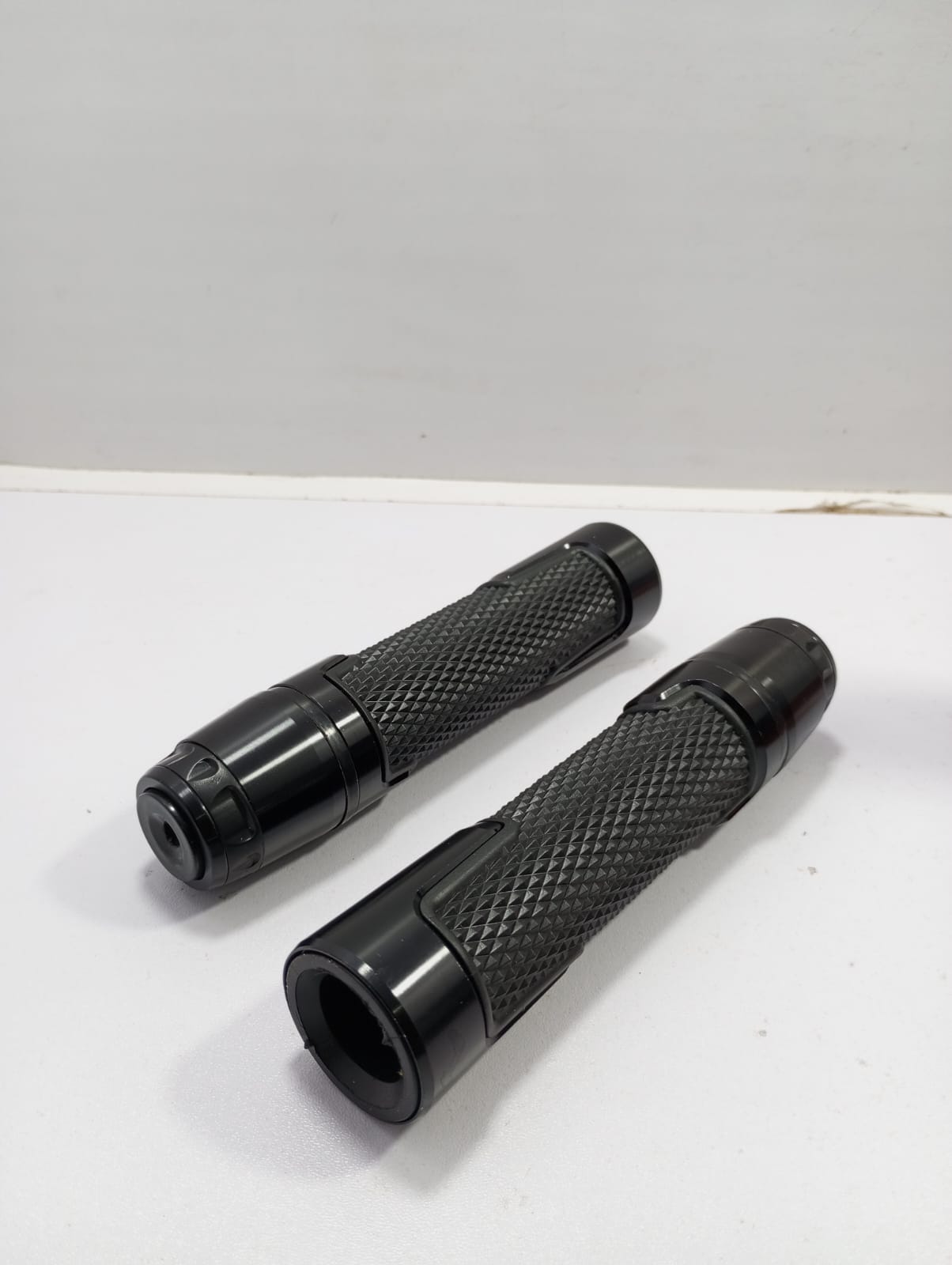 ACCELATOR  GRIPS